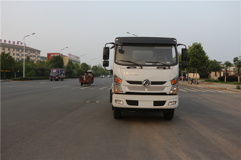 東風(fēng)D1 12噸灑水車